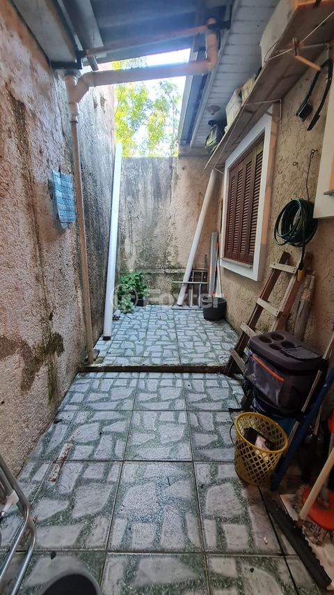 Image 8 - 928087