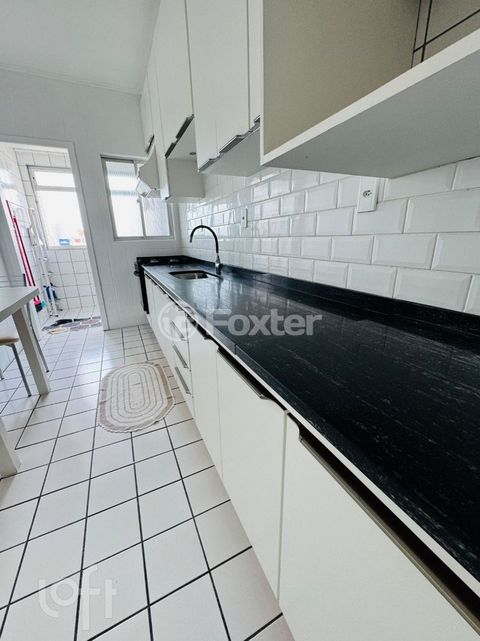 Image 7 - 928096