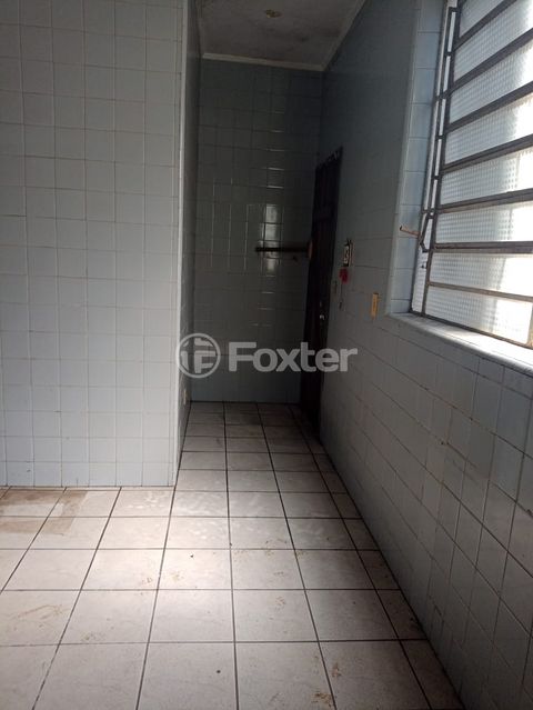 Image 1 - 928102
