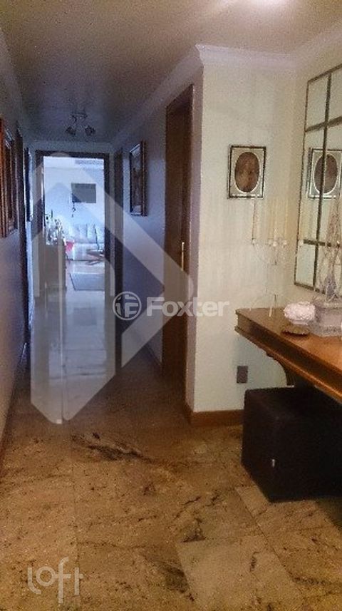Image 3 - 928111