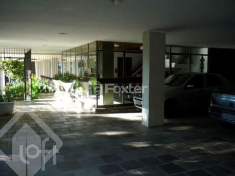Image 1 - 928111