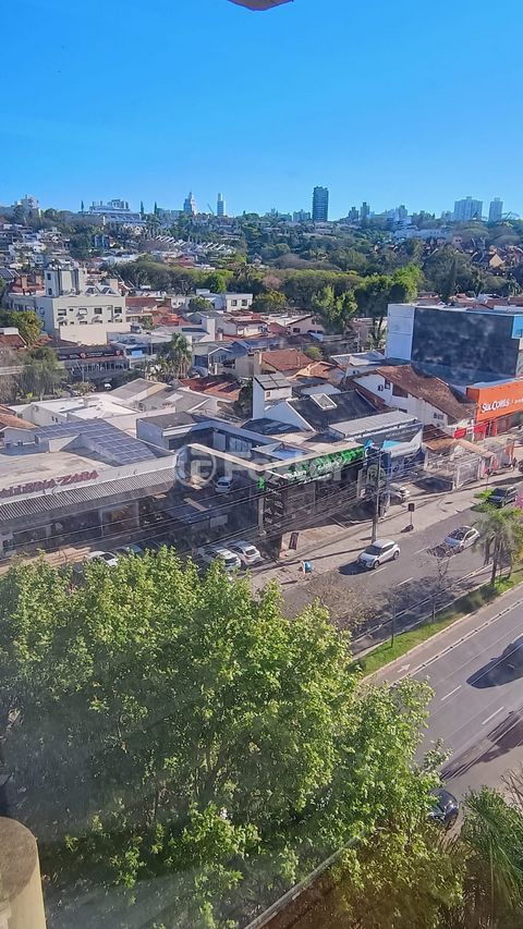 Image 8 - 928115