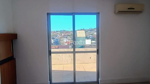 Image 18 - 928115