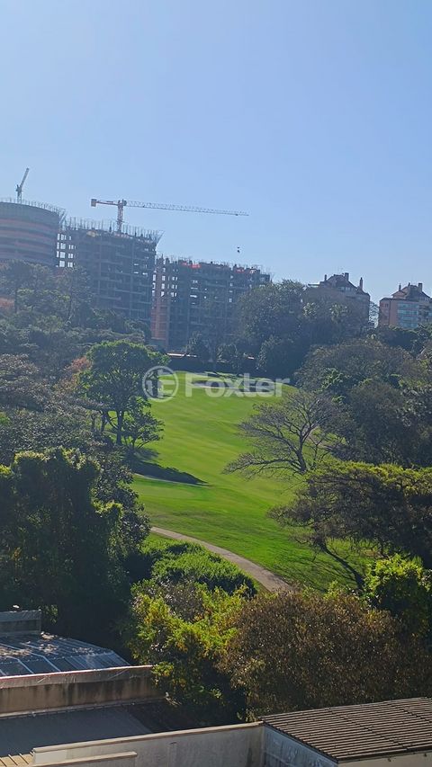 Image 5 - 928115