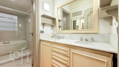Image 19 - 928153