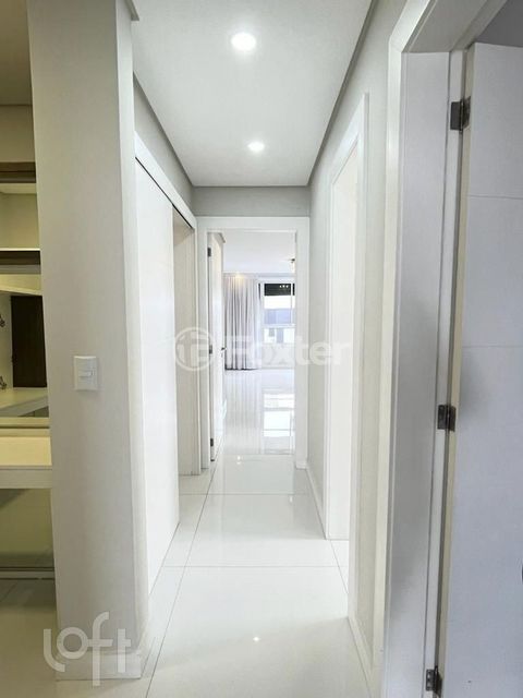 Image 3 - 928183