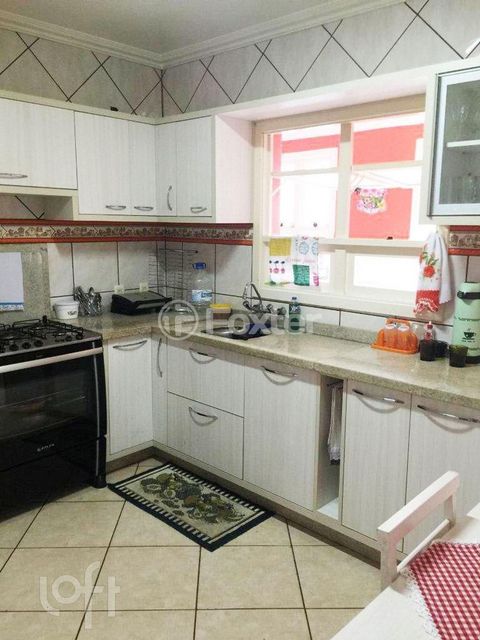 Image 4 - 928228