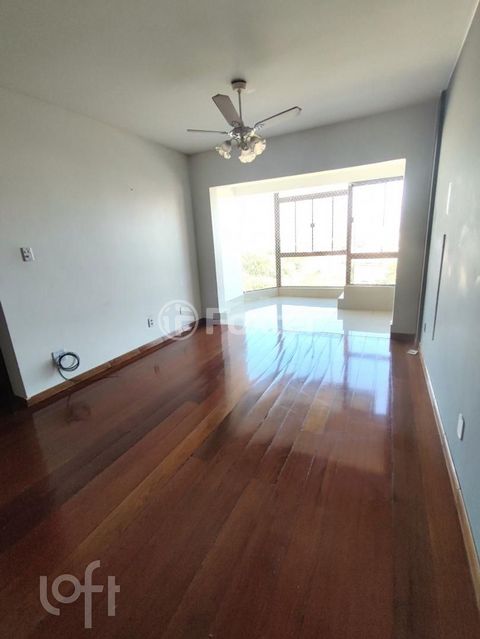 Image 3 - 928301