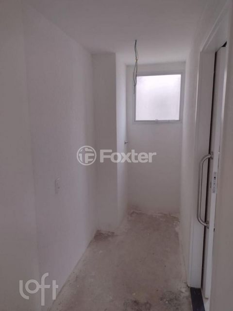 Image 1 - 928303
