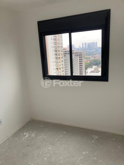 Image 10 - 928311