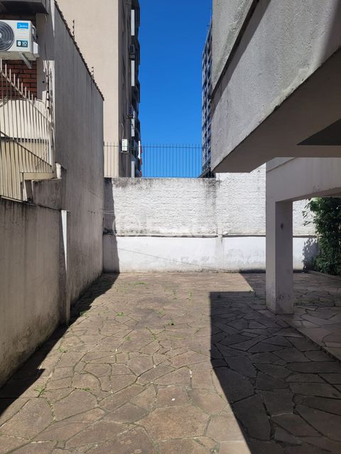 Image 2 - 928343