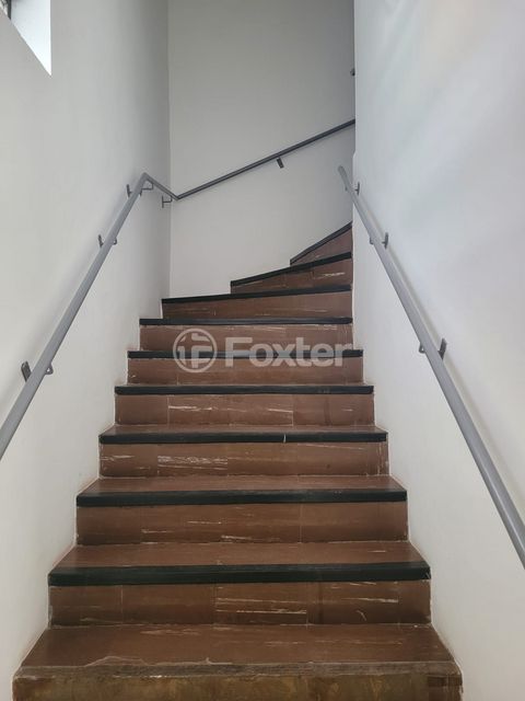 Image 5 - 928343