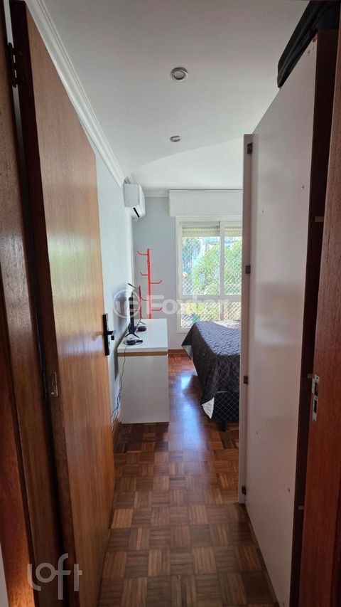 Image 11 - 928382