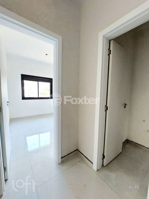 Image 7 - 928392