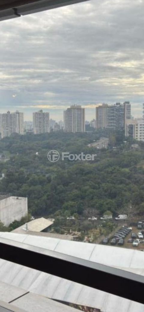 Image 4 - 928421