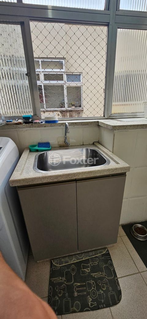Image 7 - 928431