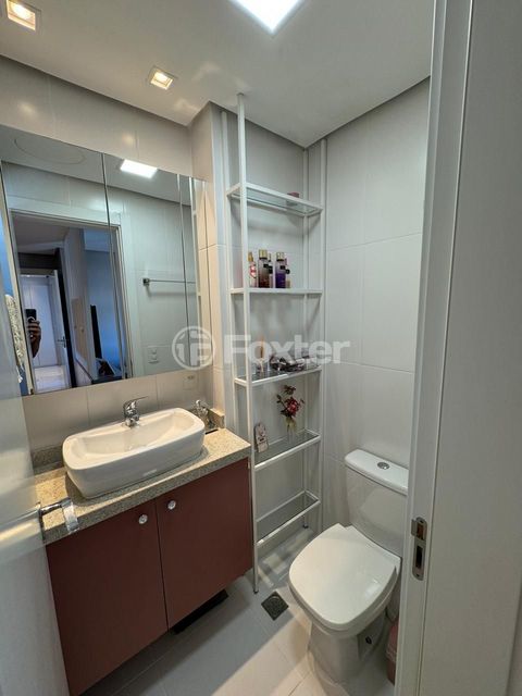 Image 6 - 928462