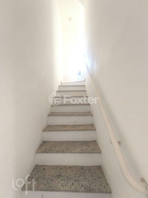 Image 9 - 928493