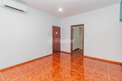 Image 3 - 928496