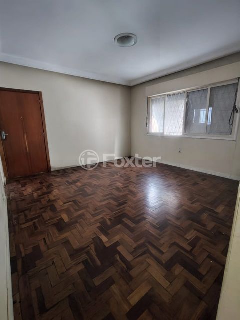 Image 1 - 928520