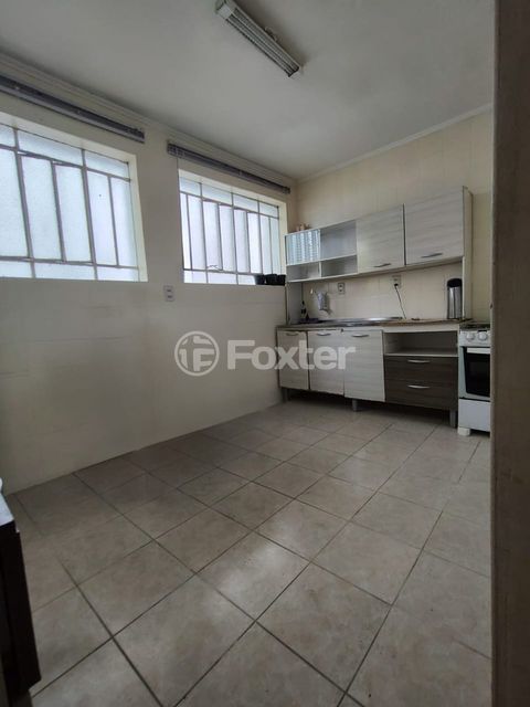 Image 3 - 928520