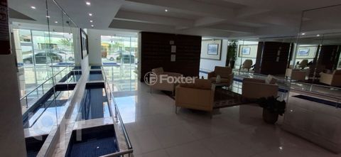 Image 7 - 928555