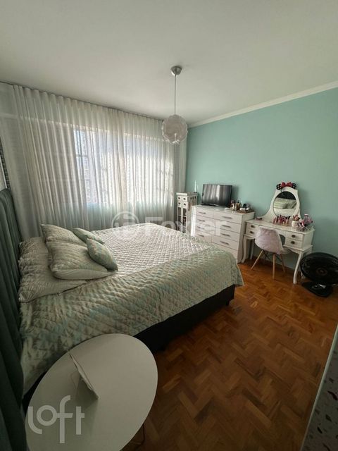 Image 7 - 928586