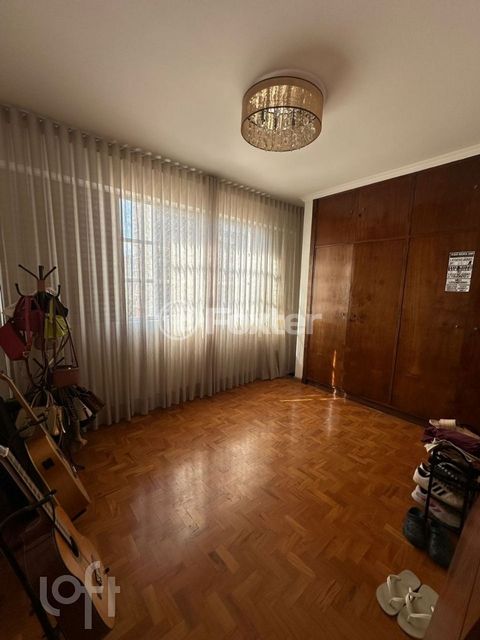 Image 10 - 928586