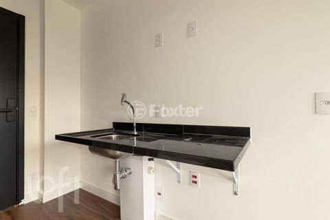 Image 4 - 928595