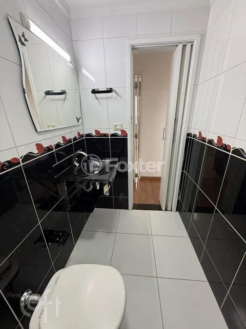 Image 8 - 928601