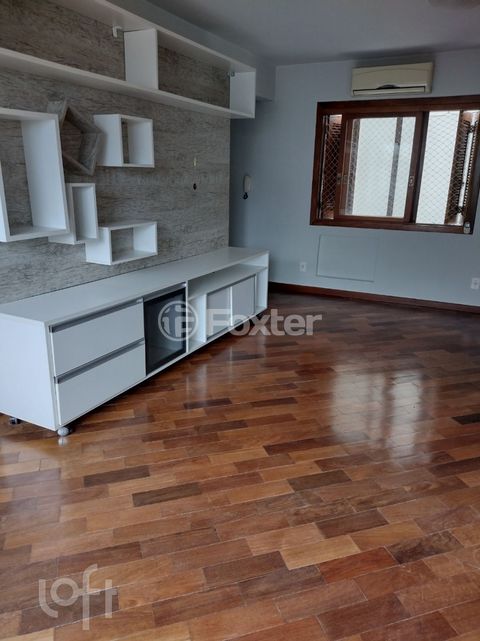 Image 4 - 928609