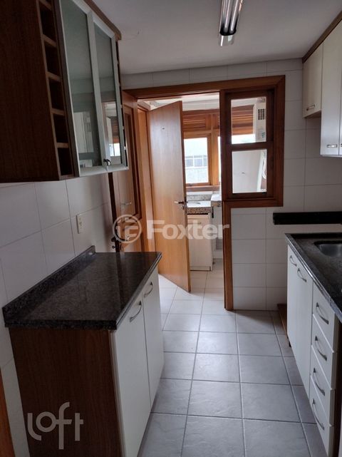 Image 7 - 928609