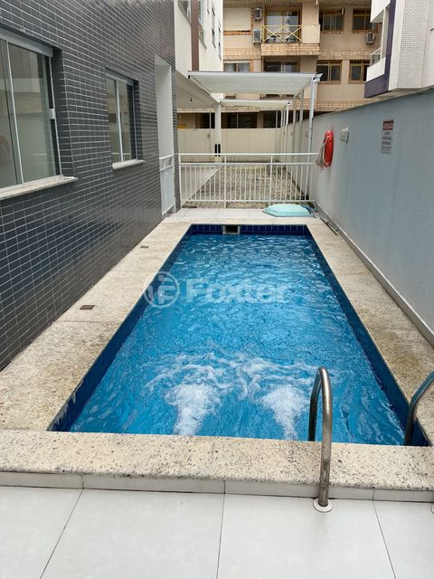 Image 4 - 928612