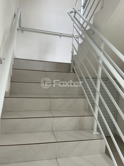 Image 7 - 928612