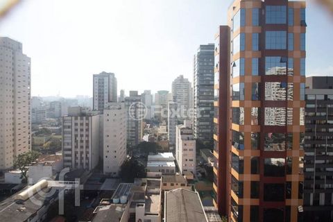 Image 15 - 928625