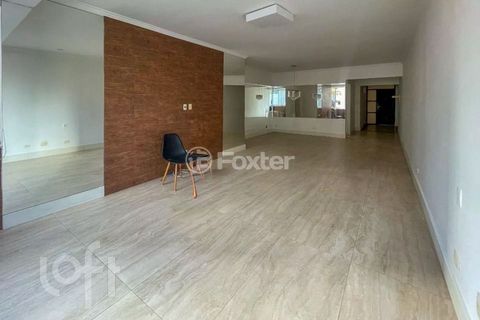 Image 3 - 928635