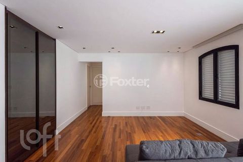 Image 4 - 928650