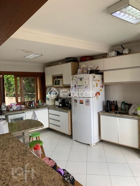 Image 3 - 928658