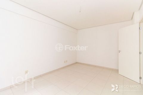 Image 6 - 928668