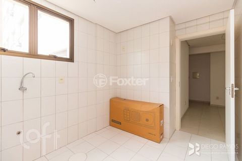 Image 8 - 928668
