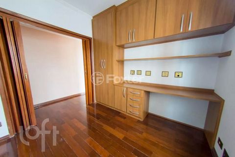Image 8 - 928699