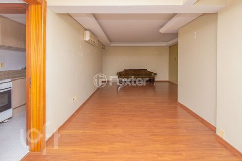 Image 8 - 928712