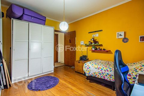 Image 8 - 928743