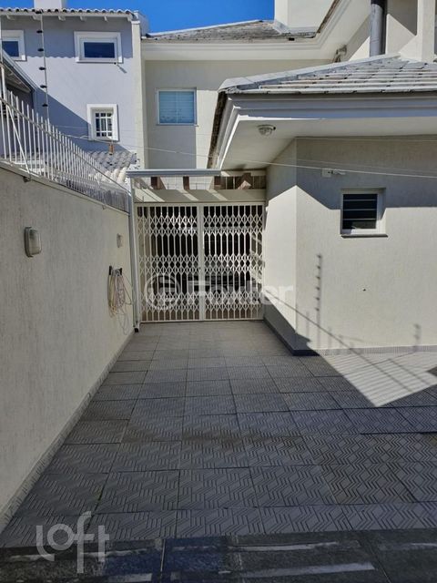 Image 8 - 928925
