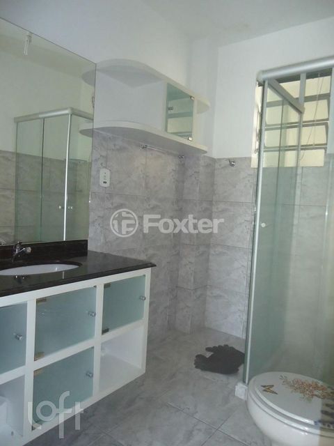 Image 7 - 928930