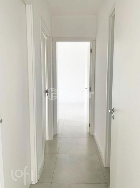 Image 3 - 928932