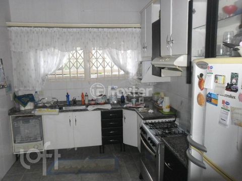 Image 4 - 928937