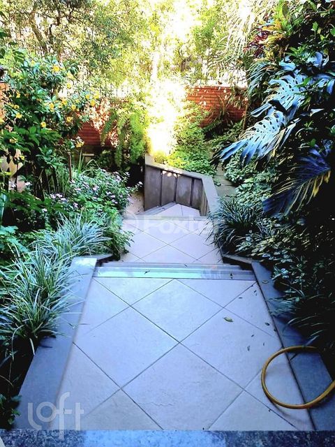 Image 5 - 928941