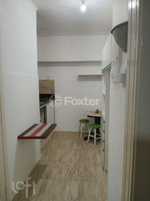 Image 4 - 928963