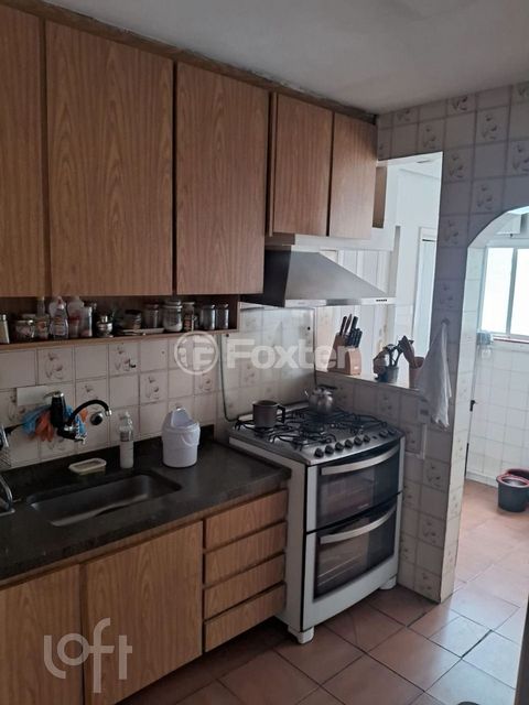 Image 4 - 928972